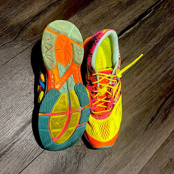 ASICS neon rainbow running shoes 7.5 - Picture 2 of 6